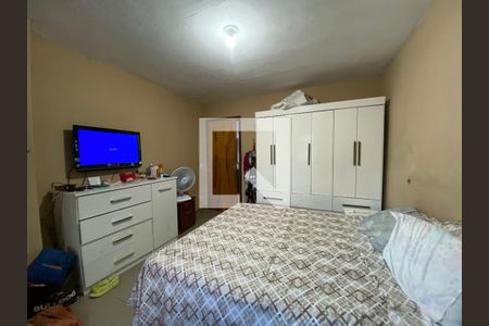 Casa à venda com 330m², 5 quartos e 4 vagasquarto 2