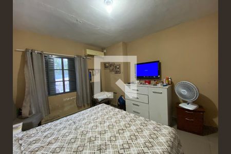 Casa à venda com 330m², 5 quartos e 4 vagasquarto 2