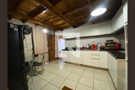 Casa à venda com 330m², 5 quartos e 4 vagascozinha casa 2