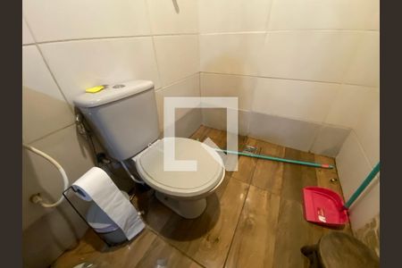 Casa à venda com 330m², 5 quartos e 4 vagasbanheiro suite quarto 1