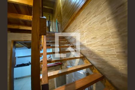 Casa à venda com 330m², 5 quartos e 4 vagasescada