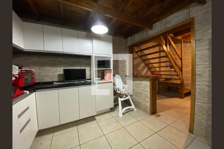 Casa à venda com 330m², 5 quartos e 4 vagascozinha casa 2