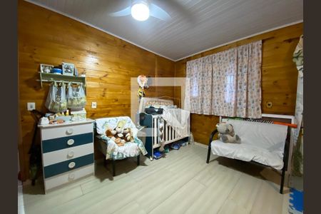 Casa à venda com 330m², 5 quartos e 4 vagasquarto 2