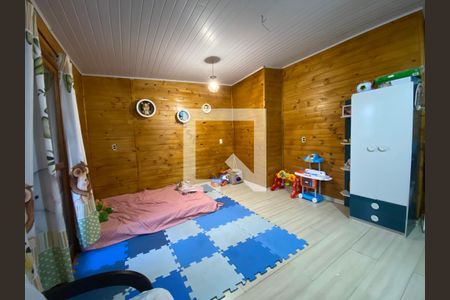 Casa à venda com 330m², 5 quartos e 4 vagasquarto 2