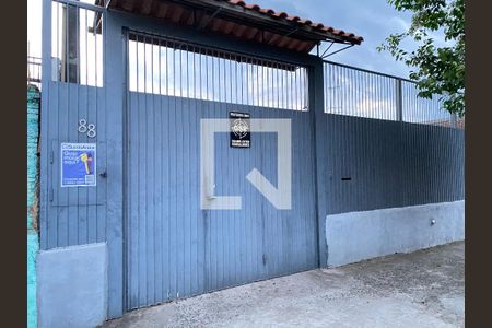 Casa à venda com 330m², 5 quartos e 4 vagasplaca nstalada