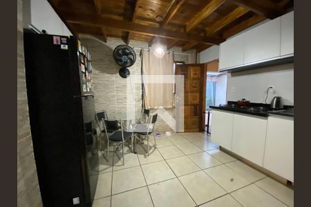 Casa à venda com 330m², 5 quartos e 4 vagascozinha casa 2