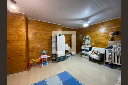 Casa à venda com 330m², 5 quartos e 4 vagasquarto 2