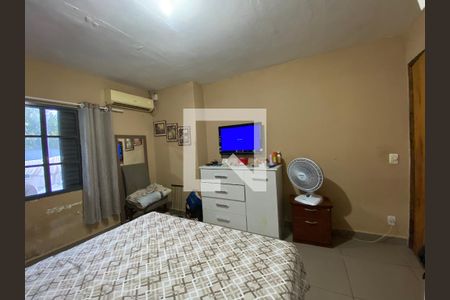 Casa à venda com 330m², 5 quartos e 4 vagasquarto 2