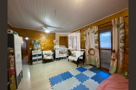 Casa à venda com 330m², 5 quartos e 4 vagasquarto 2