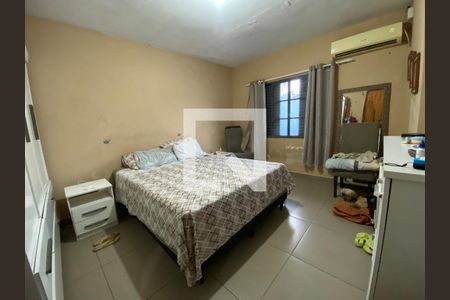 Casa à venda com 330m², 5 quartos e 4 vagasquarto 2
