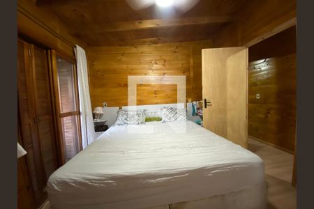 Casa à venda com 330m², 5 quartos e 4 vagasquarto casa 2