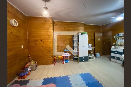 Casa à venda com 330m², 5 quartos e 4 vagasquarto 2