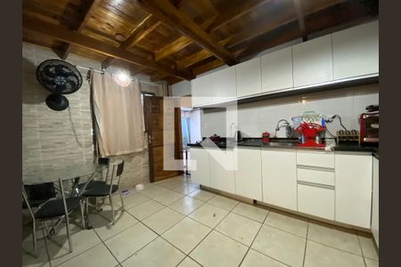Casa à venda com 330m², 5 quartos e 4 vagascozinha casa 2