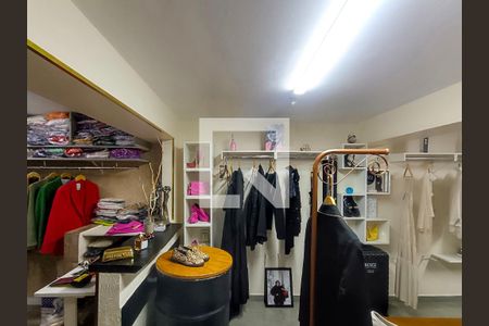 Casa à venda com 155m², 3 quartos e 3 vagasCloset