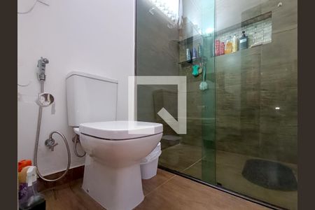 Casa à venda com 155m², 3 quartos e 3 vagasBanheiro da Suíte