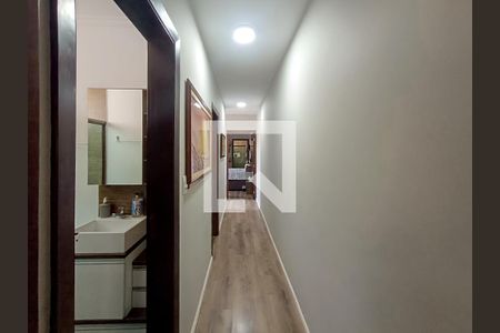 Casa à venda com 155m², 3 quartos e 3 vagasCorredor