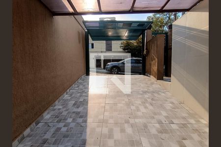 Casa à venda com 155m², 3 quartos e 3 vagasFachada - Garagem