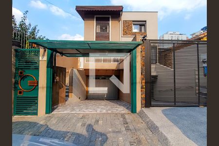 Casa à venda com 155m², 3 quartos e 3 vagasFachada - Garagem