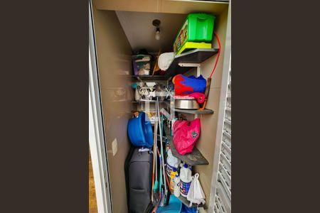 Apartamento à venda com 175m², 2 quartos e 2 vagasDispensa