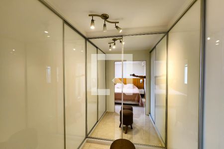 Apartamento à venda com 175m², 2 quartos e 2 vagasSuíte - Closet