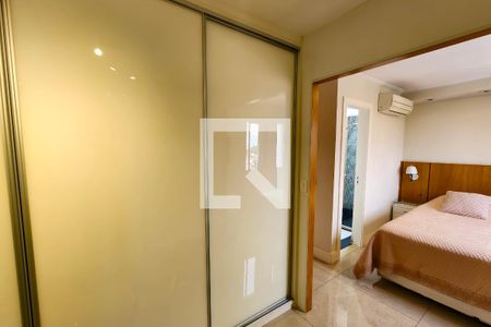 Apartamento à venda com 175m², 2 quartos e 2 vagasSuíte - Closet