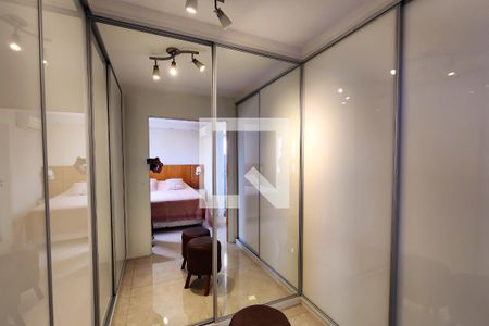 Apartamento à venda com 175m², 2 quartos e 2 vagasSuíte - Closet