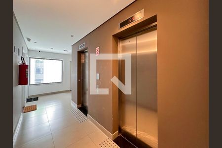 Studio à venda com 42m², 0 quarto e 1 vagaHall Apartamento