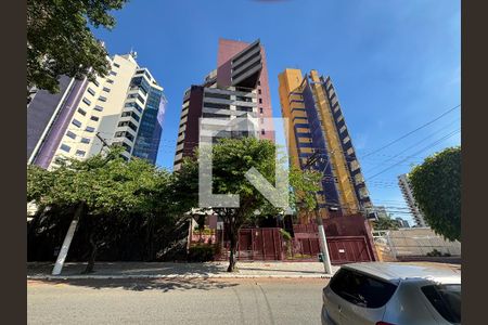 Casa à venda com 331m², 4 quartos e 4 vagasFachada