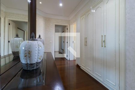 Casa à venda com 331m², 4 quartos e 4 vagasHall