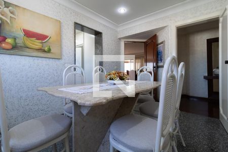 Casa à venda com 331m², 4 quartos e 4 vagasCozinha