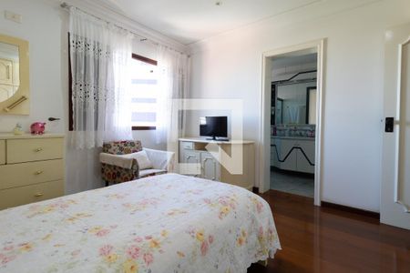 Casa à venda com 331m², 4 quartos e 4 vagasSuíte 3