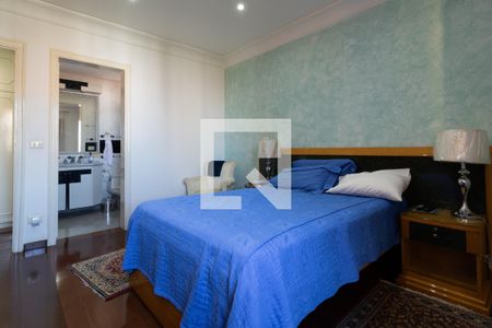 Casa à venda com 331m², 4 quartos e 4 vagasSuíte 2