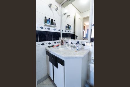 Casa à venda com 331m², 4 quartos e 4 vagasBanheiro Suite 2