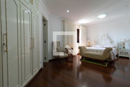 Casa à venda com 331m², 4 quartos e 4 vagasSuite 1