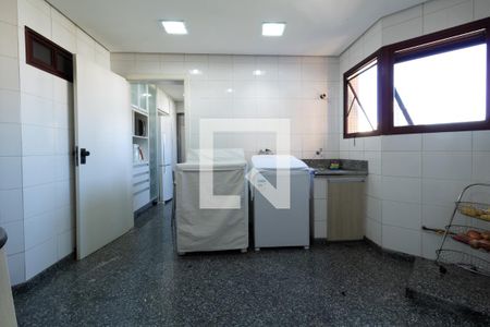 Casa à venda com 331m², 4 quartos e 4 vagasCozinha