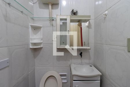 Banheiro de casa para alugar com 1 quarto, 25m² em Vila Medeiros, São Paulo