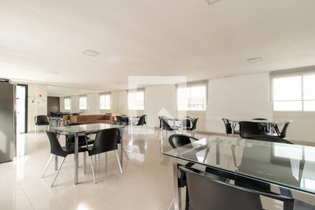 Apartamento para alugar com 44m², 2 quartos e 1 vaga Apartamento para alugar com 44m², 2 quartos e 1 vagaÁrea comum - Salão de festas 2