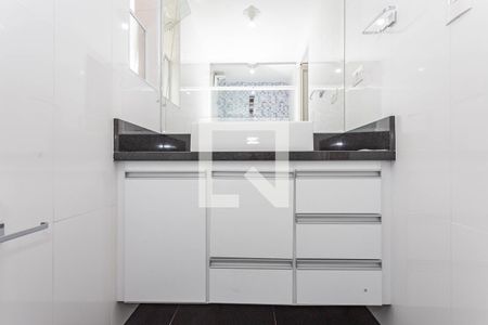 Banheiro de apartamento à venda com 2 quartos, 65m² em São João Clímaco, São Paulo