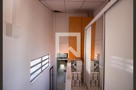 Casa à venda com 250m², 5 quartos e 3 vagasEscada