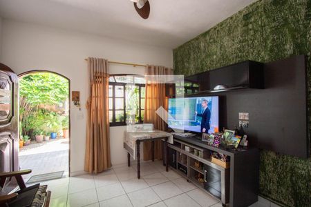 Sala de casa para alugar com 4 quartos, 250m² em Vila Regina ( Zona Leste), São Paulo