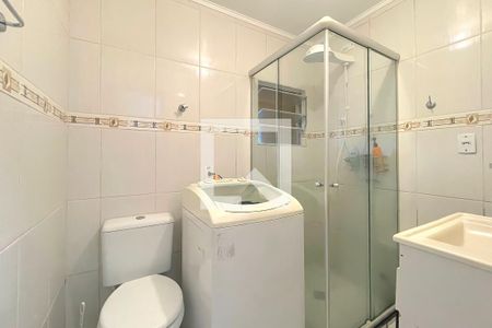 Banheiro de apartamento à venda com 1 quarto, 35m² em Vila Ipiranga, Porto Alegre