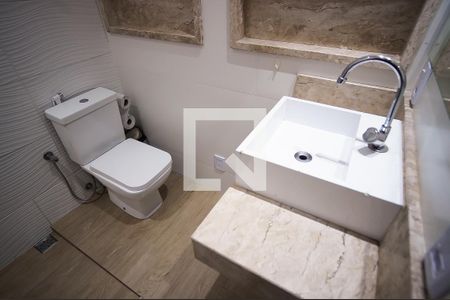 Casa à venda com 72m², 3 quartos e 1 vagaBanheiro 1