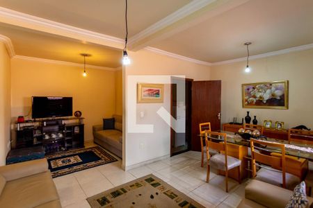Sala de casa à venda com 3 quartos, 154m² em João Pinheiro, Belo Horizonte