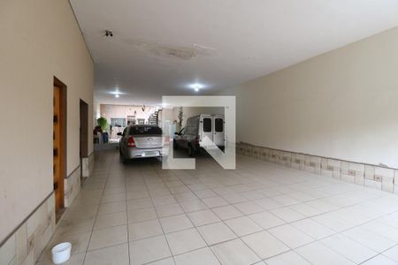 Casa à venda com 420m², 2 quartos e 20 vagasGaragem