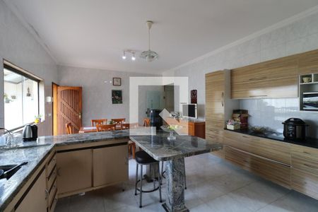 Casa à venda com 420m², 2 quartos e 20 vagasCozinha