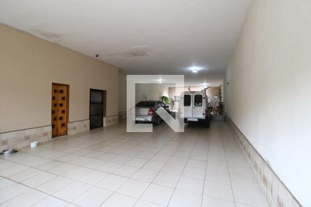 Casa à venda com 420m², 2 quartos e 20 vagasGaragem