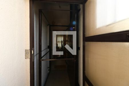 Casa à venda com 420m², 2 quartos e 20 vagasCorredor / Elevador