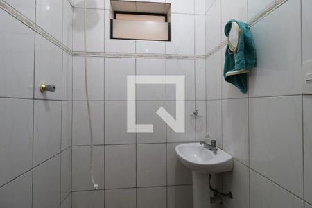 Casa à venda com 420m², 2 quartos e 20 vagasEdícula - Banheiro
