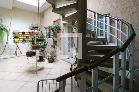 Casa à venda com 420m², 2 quartos e 20 vagasEdícula - Fachada