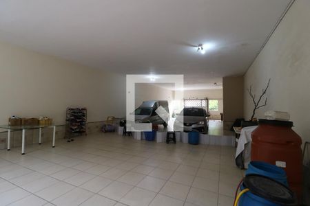 Casa à venda com 420m², 2 quartos e 20 vagasGaragem